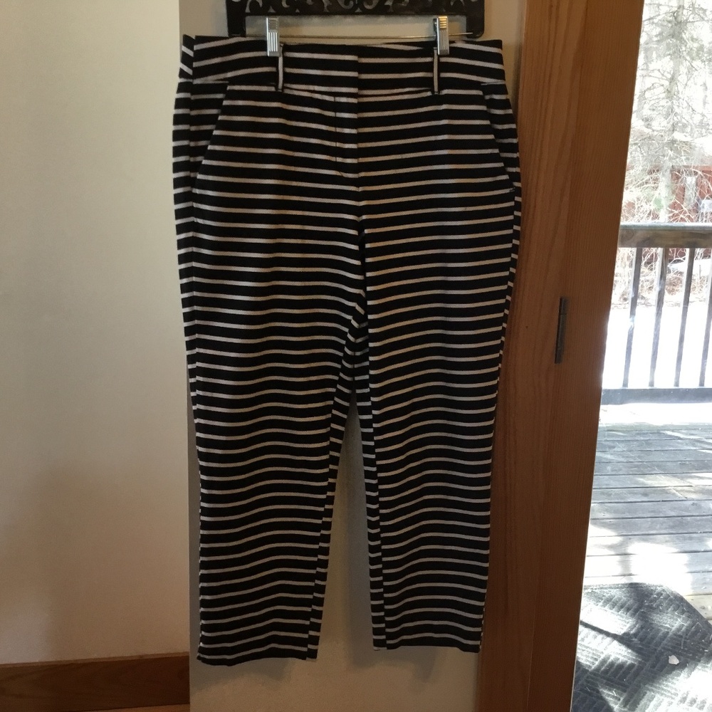 Loft “ Julie “ stipe black white cropped pants size 10